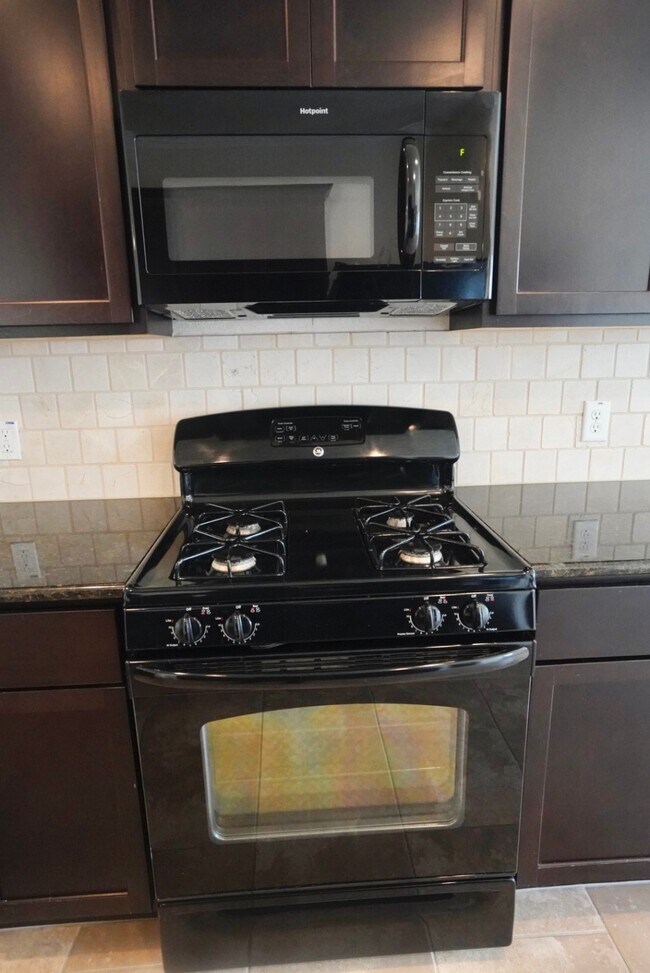 Building Photo - 3414 Halle Trace Ln