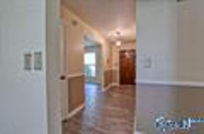 Building Photo - Coming Soon!! Beautiful Home in the heart of Madison!!