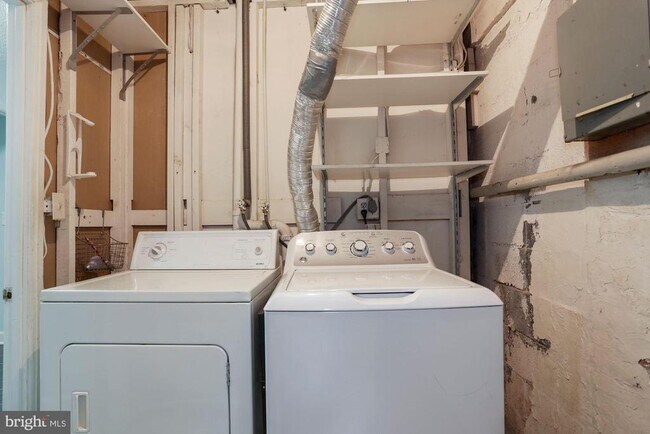 Building Photo - 3028 S Abingdon St