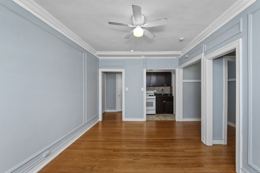 Building Photo - 1361 W Estes Ave
