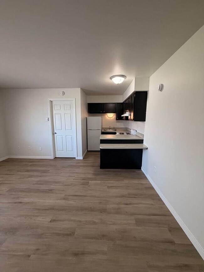 Interior Photo - 1826 S Goyer Rd