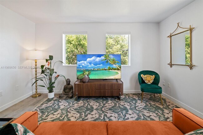 Building Photo - 165 NW 39th St