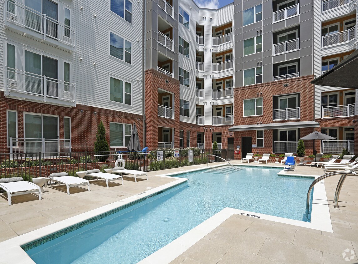 Metropolitan Apartments Llc Raleigh Nc Apartment Finder