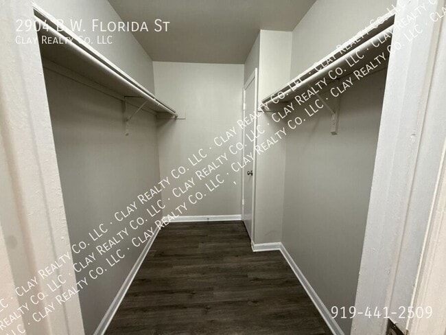 Building Photo - 2904 W Florida St