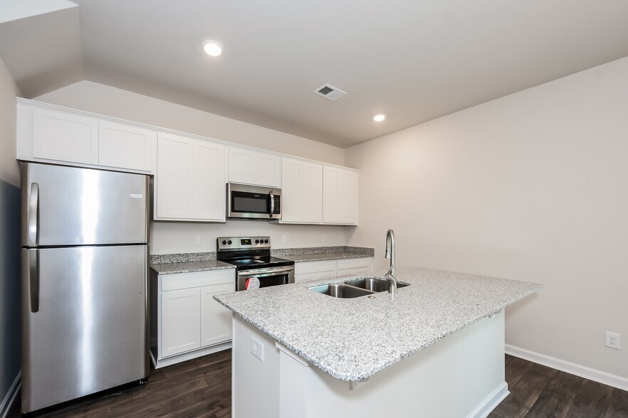 Building Photo - 619 Green Wigeon Rd