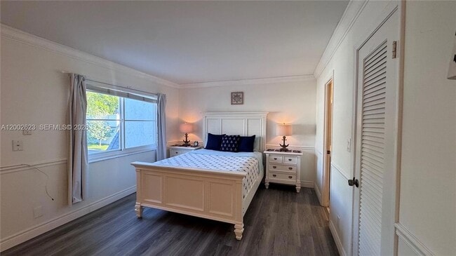 Building Photo - 903 NE 27th Ave