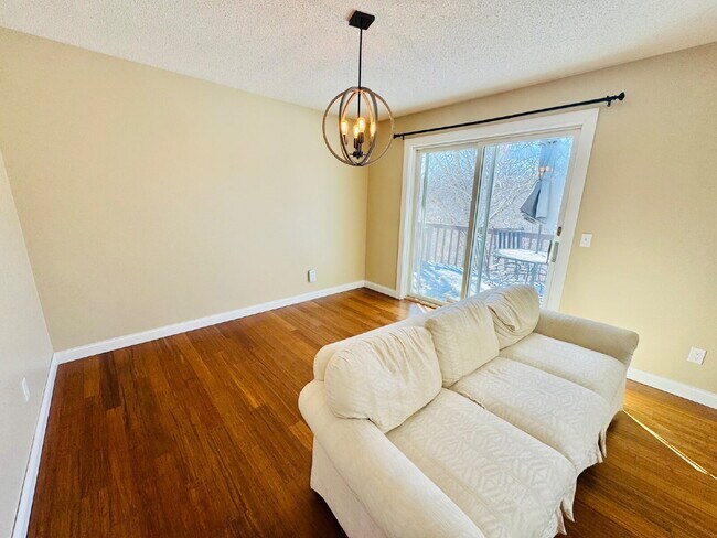 Building Photo - Charming Chaska Retreat: Spacious Single Family Homer 3-Bedroom 2.5 Bathroom Home with Finished B...