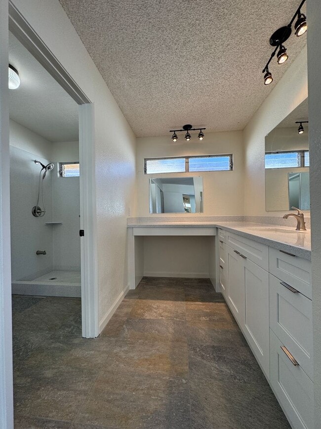 Building Photo - For Rent - 91-1054 Meahale Pl.