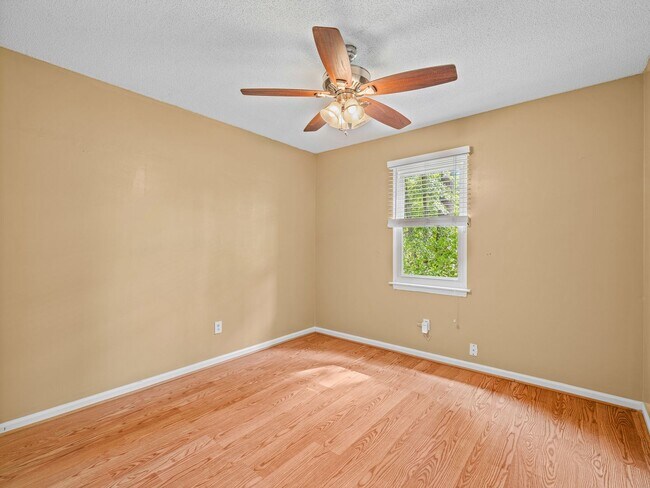 Building Photo - 542 Shadowridge Rd