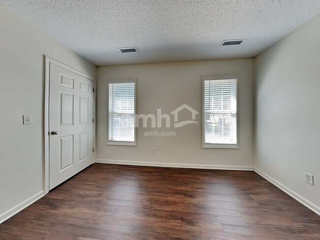 Building Photo - 197 Cameron Way Cir