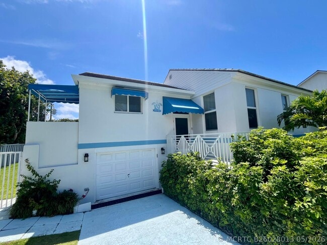 Building Photo - 115 Dolphin Rd