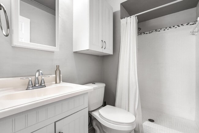 Building Photo - 1461 S Ocean Blvd