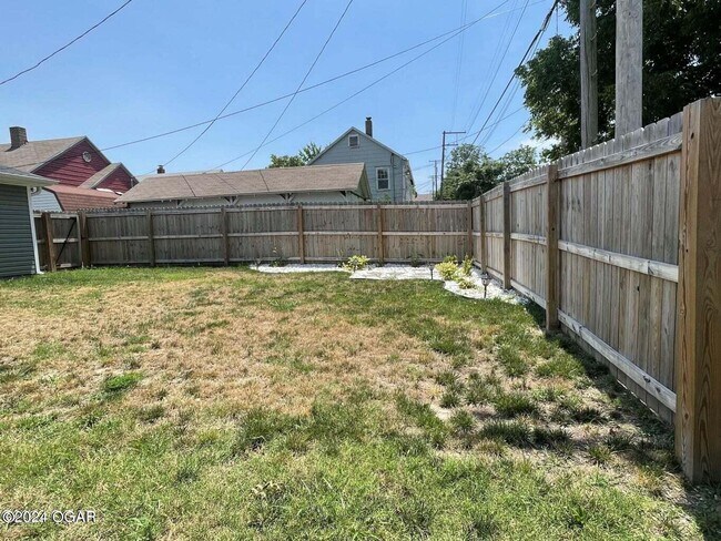 Building Photo - 1824 S Pennsylvania Ave