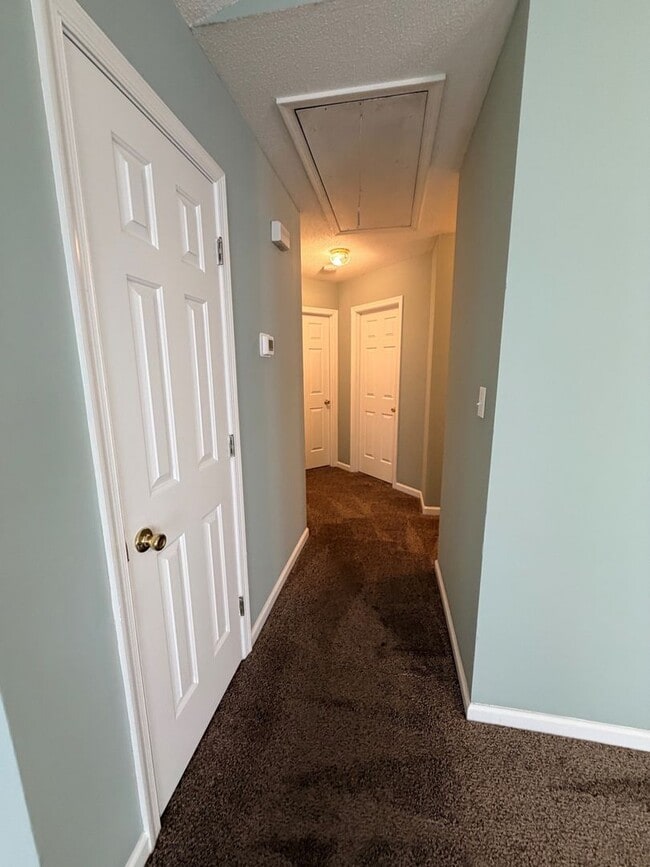 Building Photo - Sproles Ave