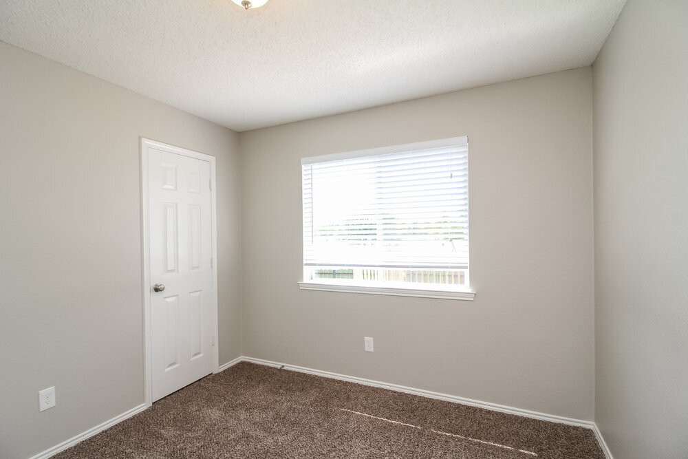 Building Photo - 706 Valleycreek Rd