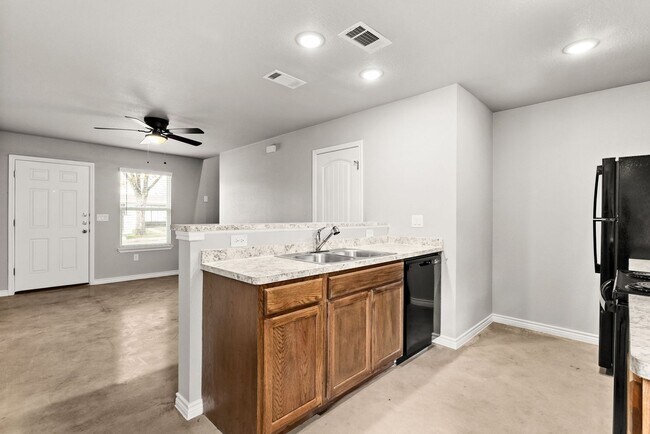 Building Photo - 304 Blair St