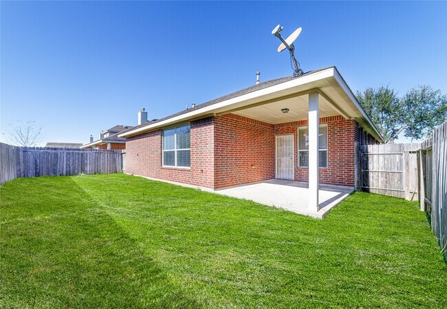 Building Photo - 16907 Great Oaks Glen Dr