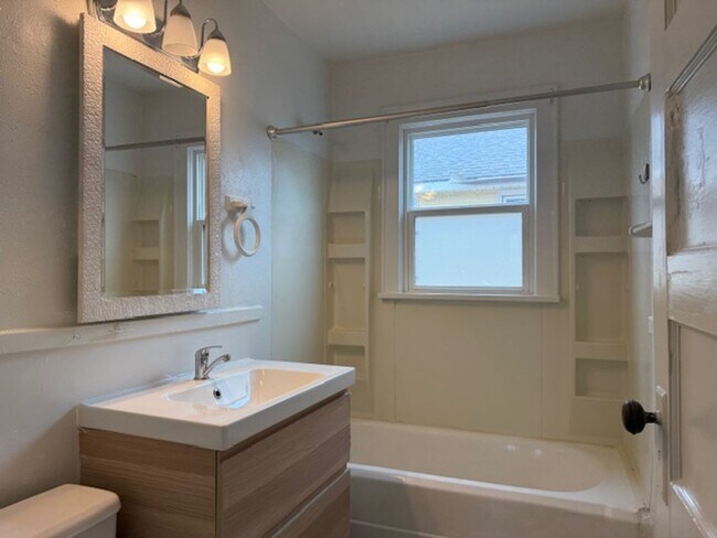 Building Photo - Thirteenth 2104 &amp; 2102