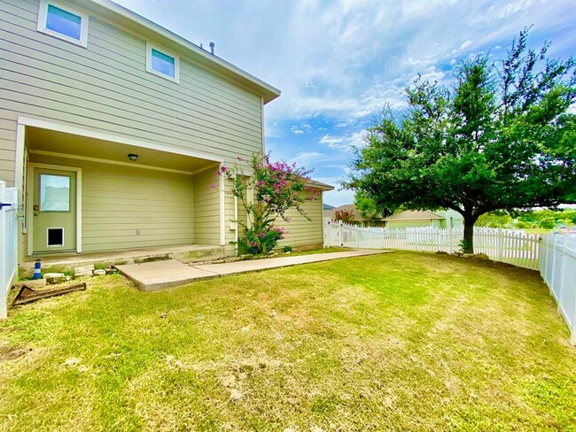 Building Photo - 1000 Berry Bend Path