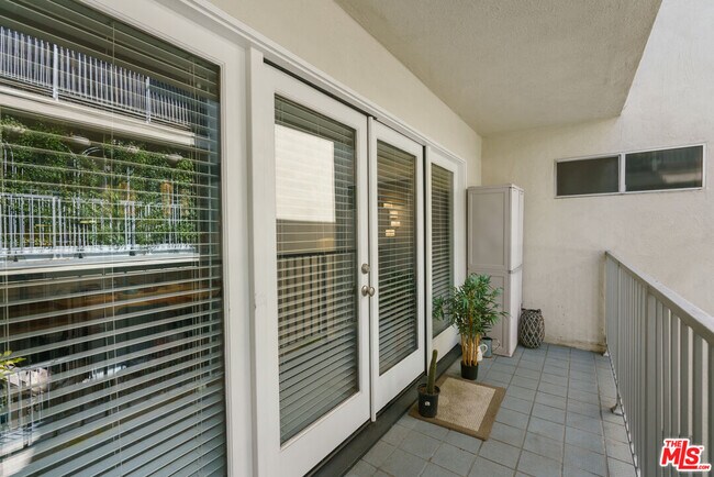 Building Photo - 843 4th St