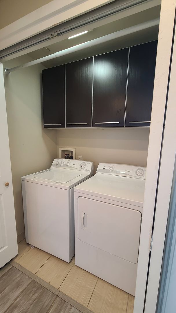 Building Photo - 2 Bedroom Condo located in Park House.