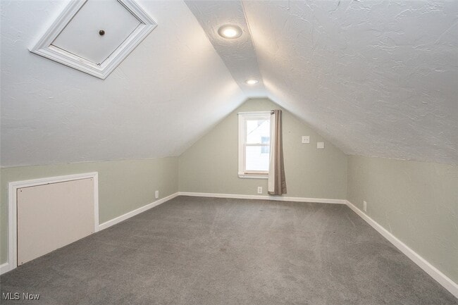 Building Photo - 1718 Maywood Rd