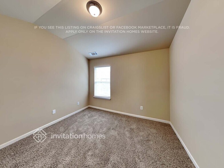 Building Photo - 833 Whitfield Oak Way NE