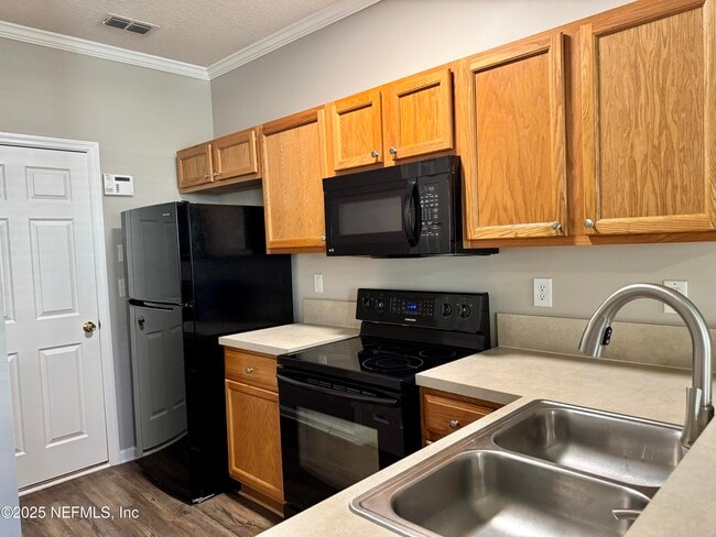 Building Photo - 450 Sherwood Oaks Dr