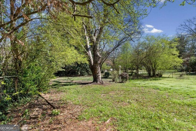 Building Photo - 2815 Carolyn Dr