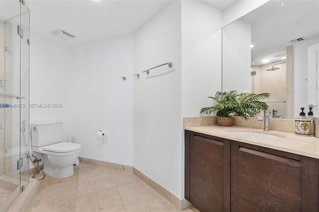 Building Photo - 200 Sunny Isles Blvd