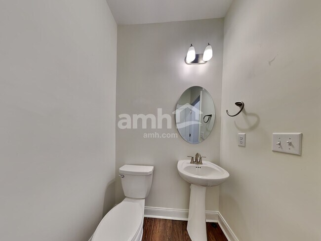 Building Photo - 308 Bering Ln