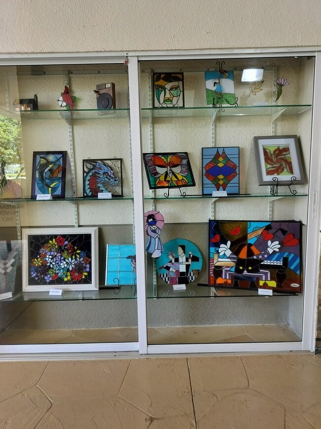 Building Photo - 1904 Bermuda Cir