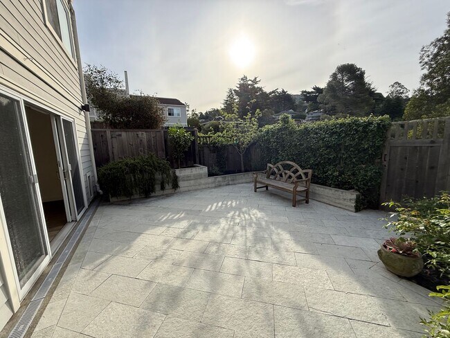 Building Photo - STUNNING THREE BEDROOM PLUS OFFICE MARINER GREEN CONDO WITH GREAT OUTDOOR SPACE