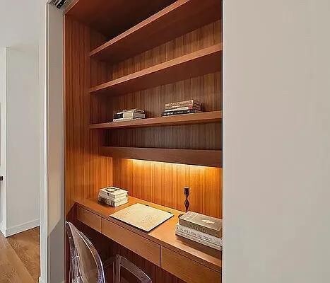 Building Photo - 15 S William St