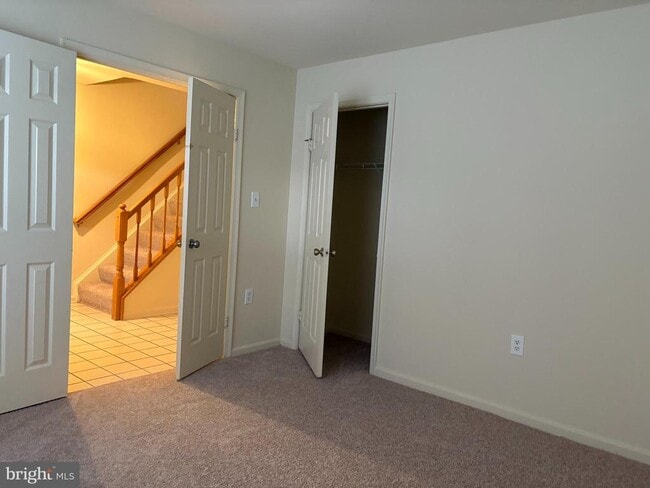 Building Photo - 5604 Gresham Ln