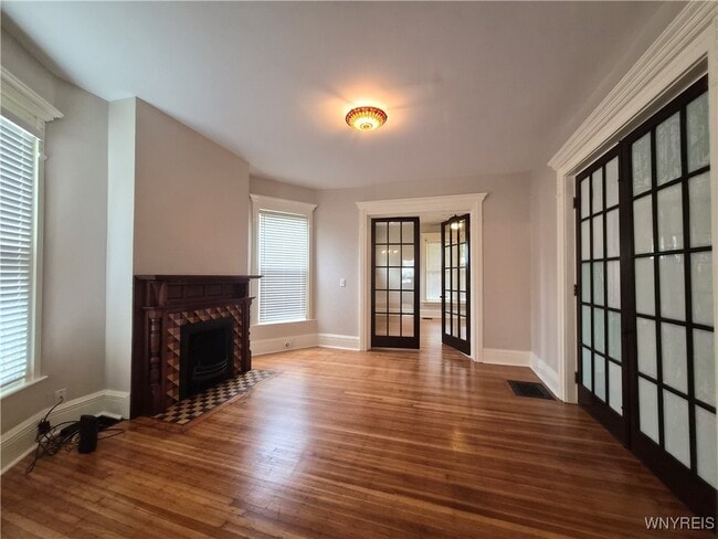 Building Photo - 45 St Johns Pl
