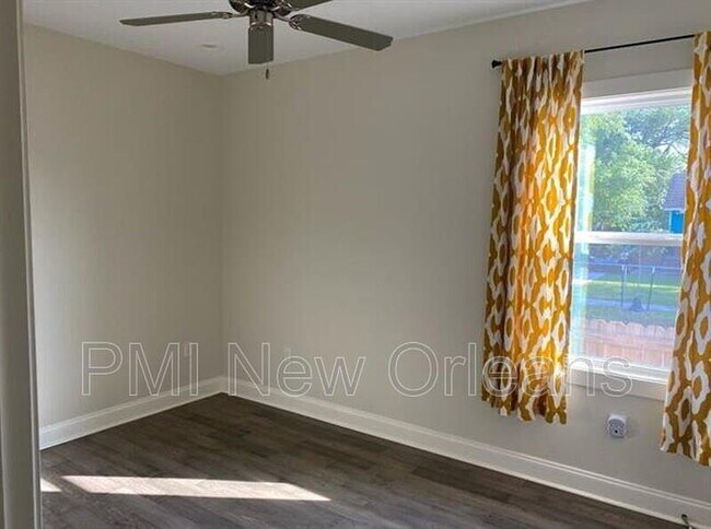 Building Photo - Single Family Home