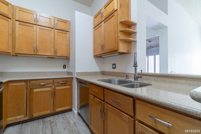 Building Photo - 2bd / 2ba Condo in the Arbors community in Ewa Beach