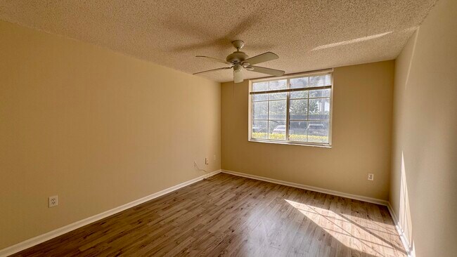 Building Photo - 7808 Sonoma Springs Cir