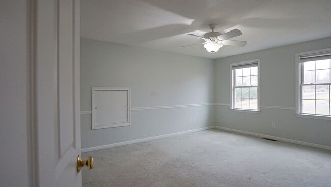 Primary Photo - 15 Skyview Dr