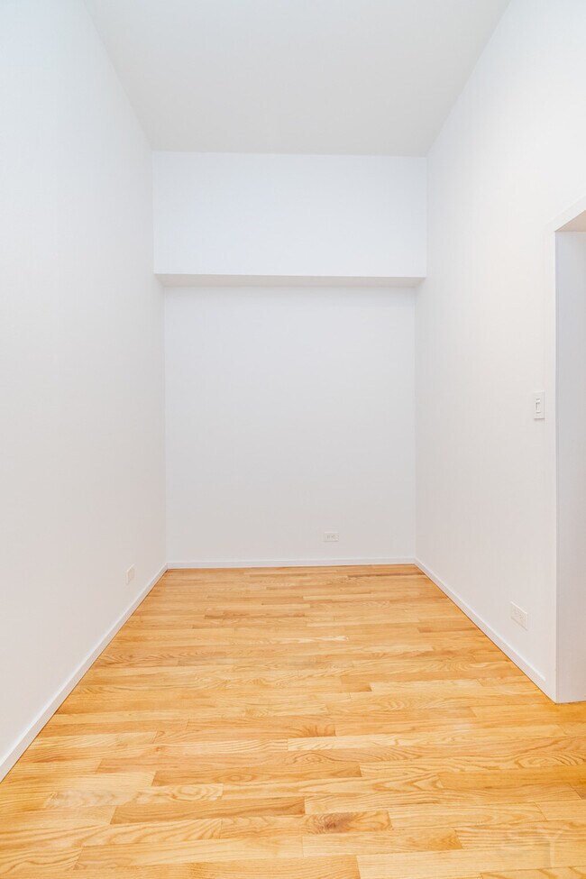 Building Photo - 1021 S State St