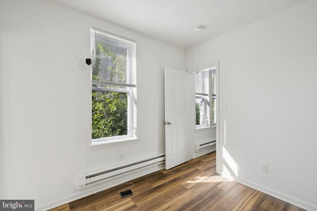 Building Photo - 4447 N 19th St