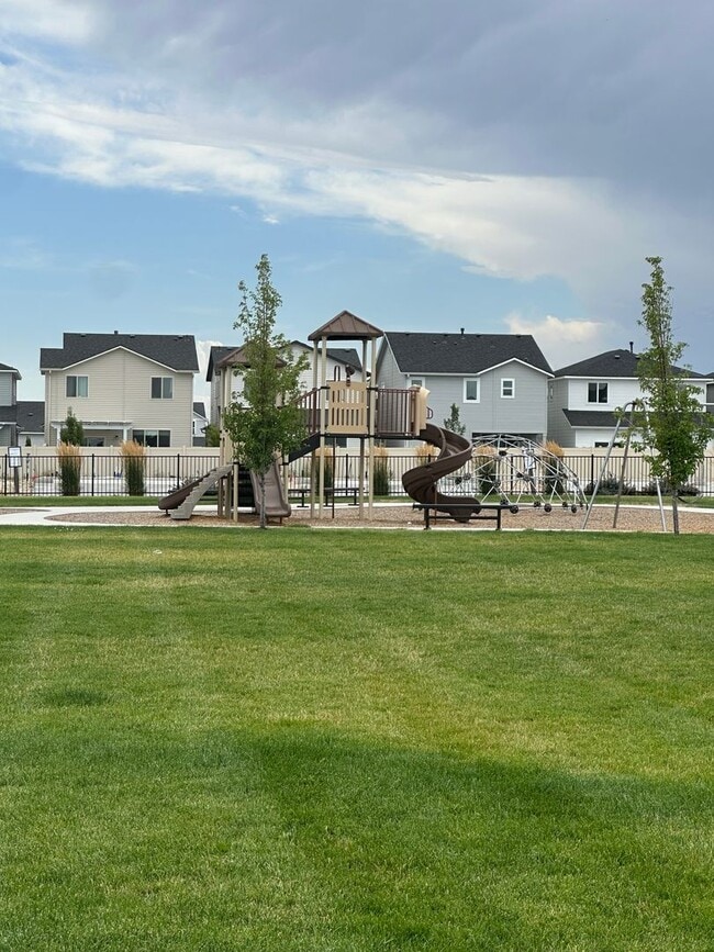 Building Photo - 4095 S Lone Pne Wy