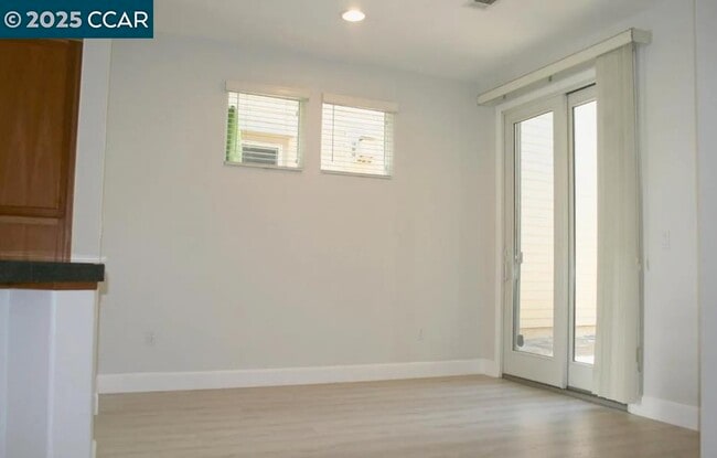 Building Photo - 2015 De Anza Ln
