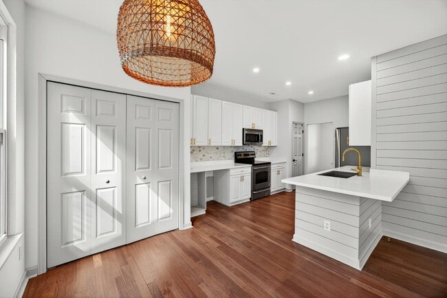 Building Photo - 1353 Black River Dr