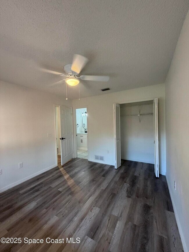 Building Photo - 1601 Jolson Ct