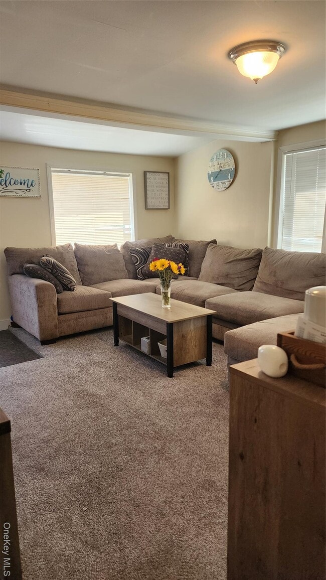 Building Photo - 193 Commack Rd