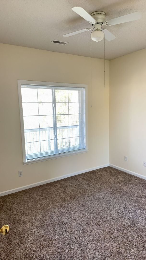 Building Photo - 3 Bedroom 2 Bathroom Condo-Spencer's Crest