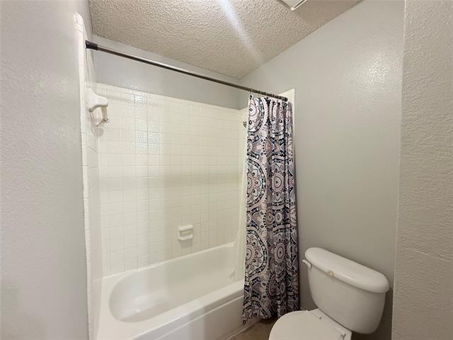 Building Photo - 2324 Heatherdale Dr