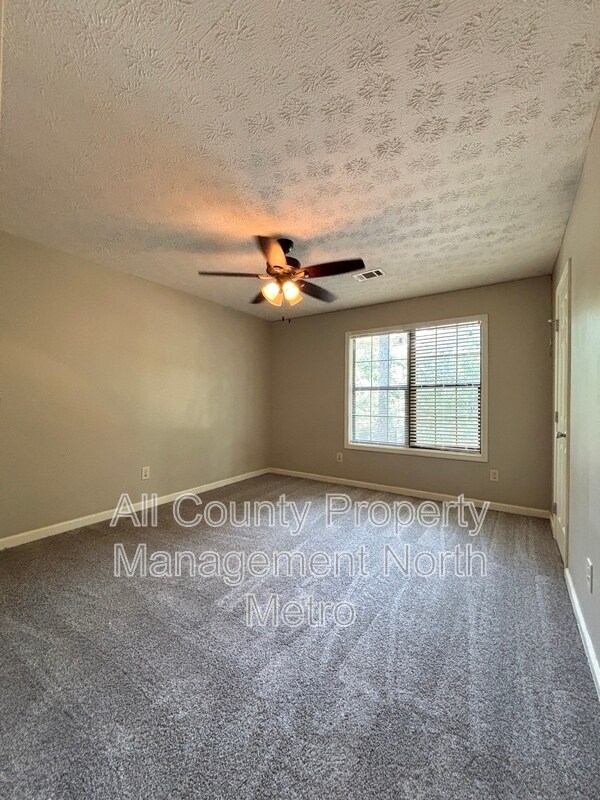 Building Photo - 2245 Highpoint Rd